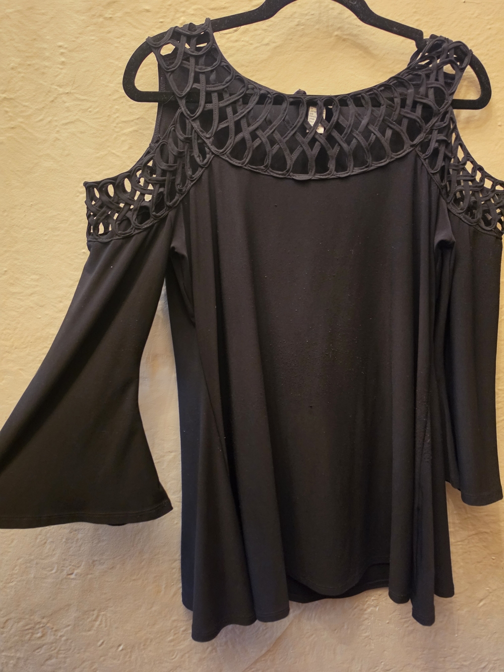 Joseph Ribkoff Black Cutout Lattice Cold Shoulder Bell Sleeve Top Size 10